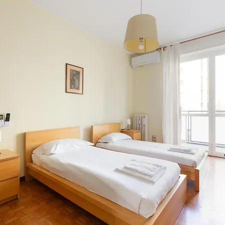 Stazione - Bilocale Con Cucina Separata Apartment Milan