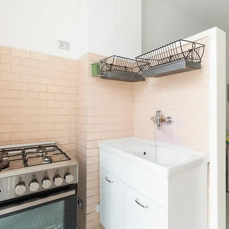 Stazione - Bilocale Con Cucina Separata Milano
